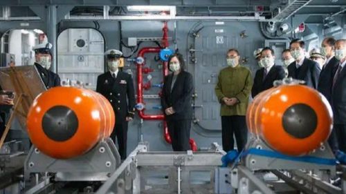 台军新舰下水蔡英文吹嘘，美媒揭穿战斗力短板